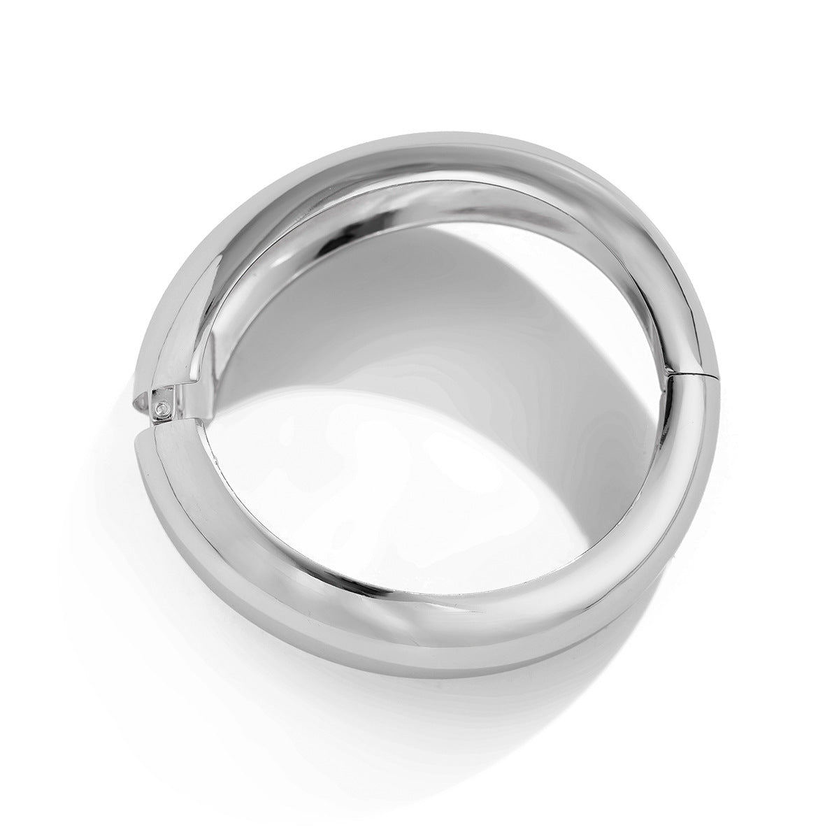 Fashion Trend Metal Glossy Surface Water Drop Hug Bracelet Treyfe